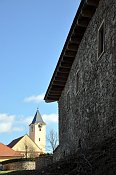 Zbraslavice  kostel od tvrze (hradu)
