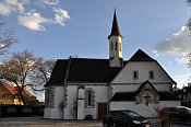 Enzesfeld  kostel v obci