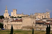 Avignon  mstsk hradby a Palais des Papes