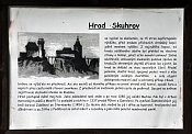 Skuhrov – informační cedule na hradě