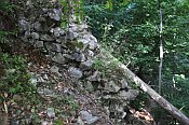 Nový hrad – Klečkov – fragmenty zdiva JV pod jádrem
