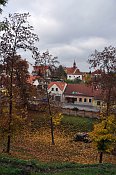 Brandýs nad Labem – pohled přes příkop k městu