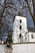 Lelekovice – kostel v sousedství hradu