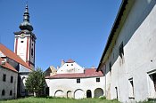 Nová Bystřice – část zámku u kostela