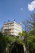 Hrubá Skála – hotel v sousedství zámku