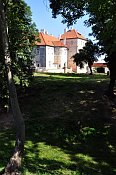 Brandýs nad Labem – pohled přes příkop ze zámecké zahrady (od J)
