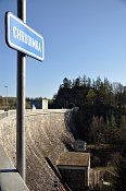 Vildštejn – pohled přes hráz Sečské přehrady