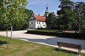Bartošovice – bývalý hospodářský dvůr u zámku