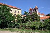 Louka – Starý zámek a kostel sv. Václava
