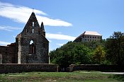 Dolní Kounice – zámek (hrad) od kláštera Rosa Coeli