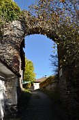 Pirkštejn – brána pod hradem