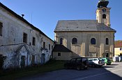 Omlenička – zámek a kostel