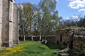 Lidéřovice – kostel sv. Linharta, ohradní zeď a kostnice