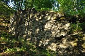 Fredevald – Pustý zámek – torzo hradby