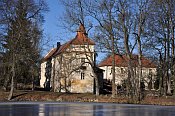 Bílý Újezdec – Šternberk – zámek přes rybník od J