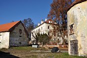 Němčice – zámek z prostoru dvora