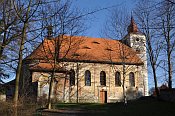 Kostelní Bříza – kostel ze hřbitova