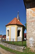 Litochovice – kaple sv. Floriana od správcovského domu