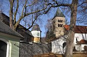 Neustupov – zámek a románský kostel