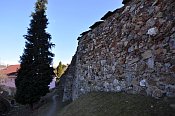 Dubicko – ohradní zeď hřbitova, pozůstatek tvrze