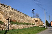 Nosislav – ohradní zeď na jižní straně