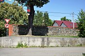 Odry – ohradní zeď zámeckého areálu na severu (ul. Zámecká)