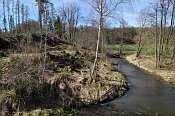 Hrdek u Pacova  severn okraj tvrzit z mostu