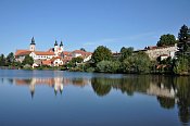 Tel  Jezuitsk kolej a mstsk hradby pes Ulick rybnk