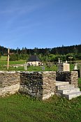 Skrbovice – kostel a hřbitov