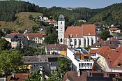 Kirchschlag  kostel od cesty na hrad