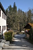 Neuaist  cesta pod hrad