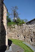 Pottschach  hradba u kostela
