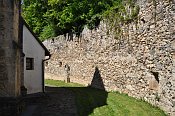 Pottschach  hradba u kostela