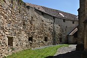 Pottschach  hradba u kostela