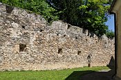 Pottschach  hradba u kostela