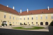 Rohrau – nádvoří zámku