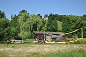 Weikertschlag  hrad z protjho behu eky