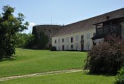 Schrattenthal  vlevo Hungerturm