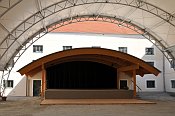 Jedenspeigen – nádvoří