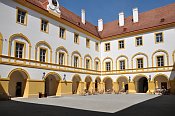 Hof – nádvoří