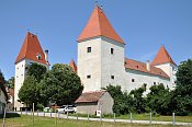 Orth – věže jsou charakteristické nepravidelnými půdorysy