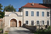Steinabrunn – opravená vstupní část