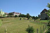 Weyerburg – zámek a sýpka