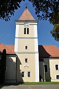 Asparn – kostel u zámku