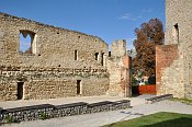Hainburg  hradby u Halterturm