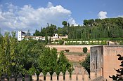 Granada  Alhambra, pohled ke Generalife a Silla del Moro