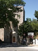 Assisi – městská brána pod Rocca Minore