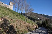 Assisi – u Rocca Maggiore, v pozadí Rocca Minore a Mt. Subasio