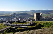 Spišský hrad – dolní nádvoří a Jiskrova pevnůstka, v pozadí Kapitula