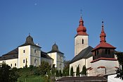 Hanušovce nad Topľou – barokní kaštel a kostel